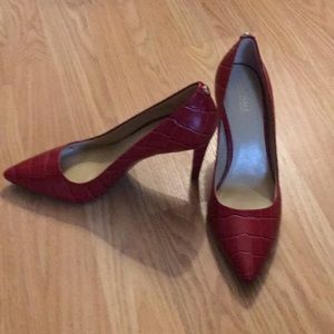 NWOT Beautiful Michael Kors Red Heels, 👠 Size 7 1/2.